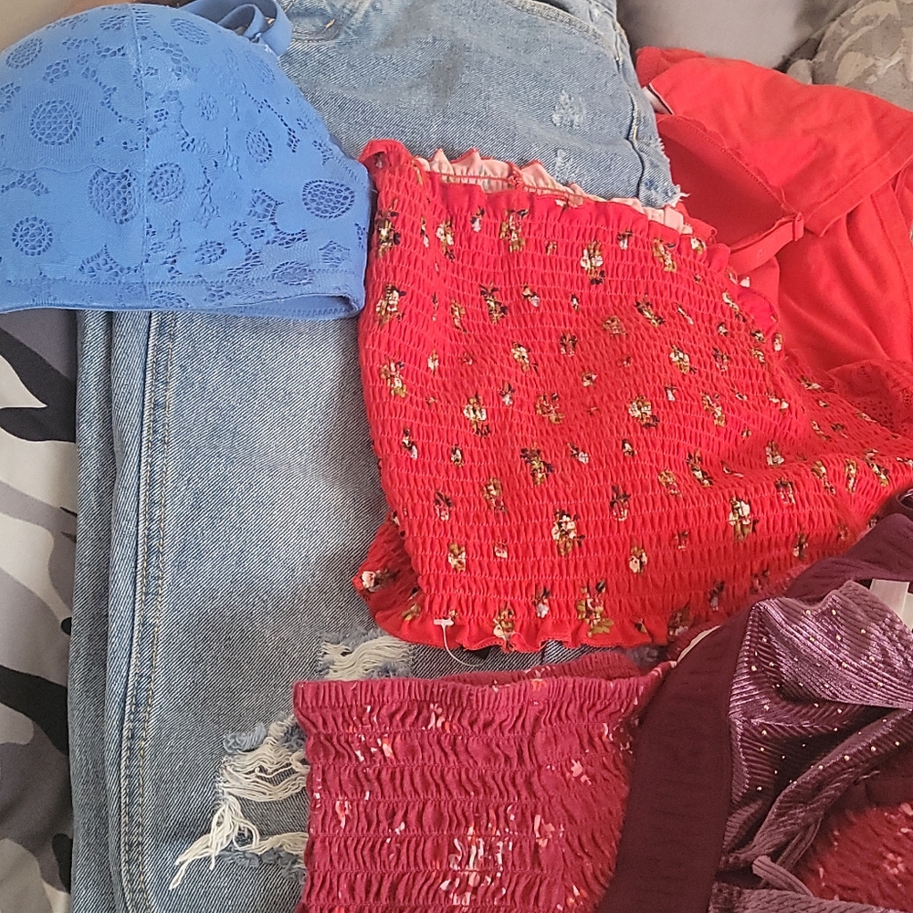 Meet your Posher, Akeira